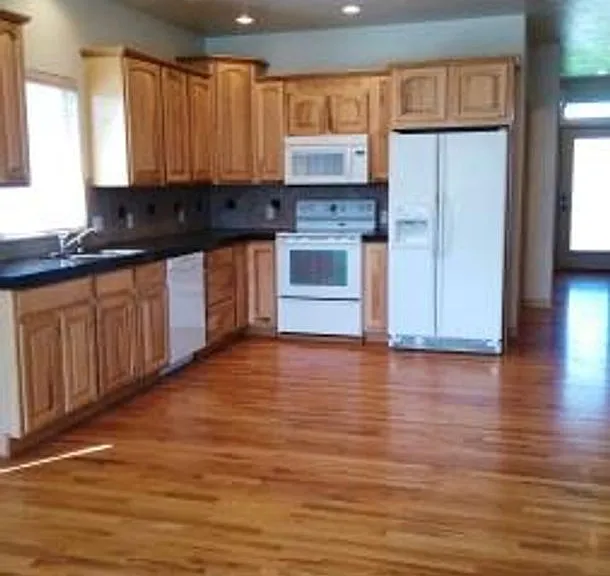 570 1/2 Garden Grove Ct — Photo 4