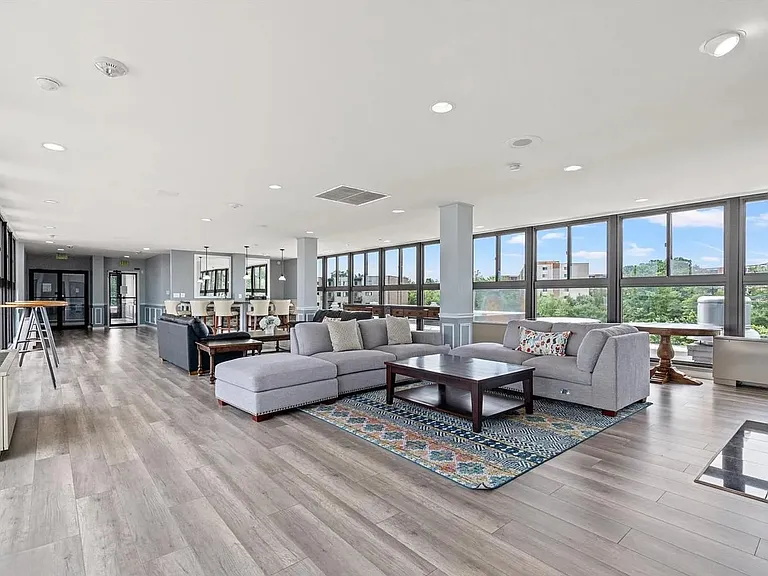 600 Roosevelt Blvd — Photo 14