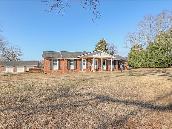 2nd image of 403 Bethlehem Ridge Rd