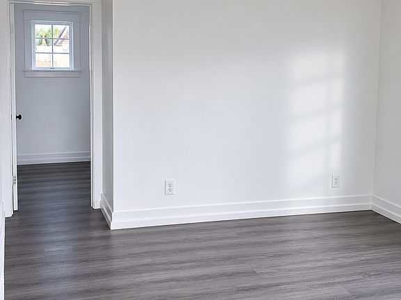5th image of 1558 Pine Ave #1558