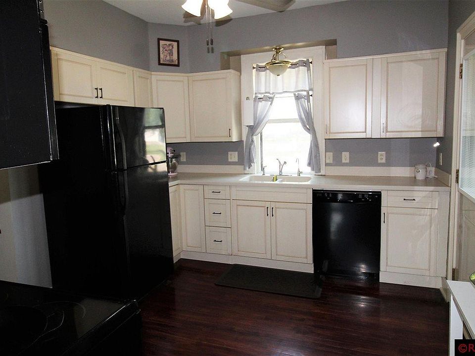 1026 N Garden St, New Ulm, MN 56073 Zillow