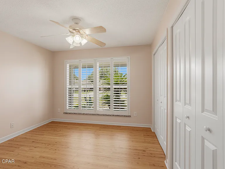 139 Manistee Dr — Photo 24