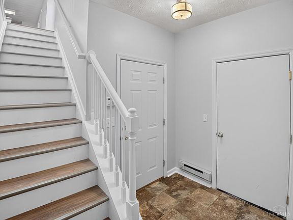 2nd image of 4611 Courtyard Dr