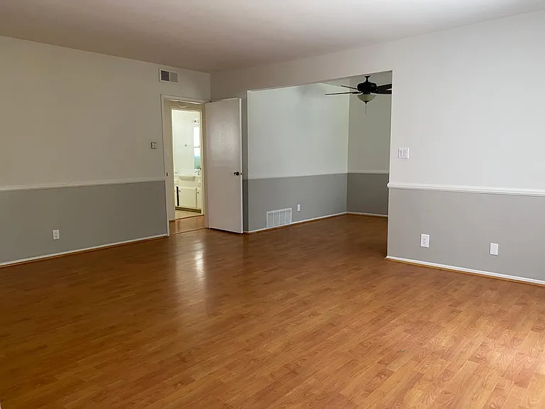 15204 Dickens St — Photo 5