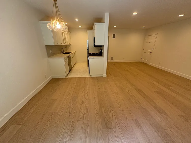 Primrose Ave — Photo 6