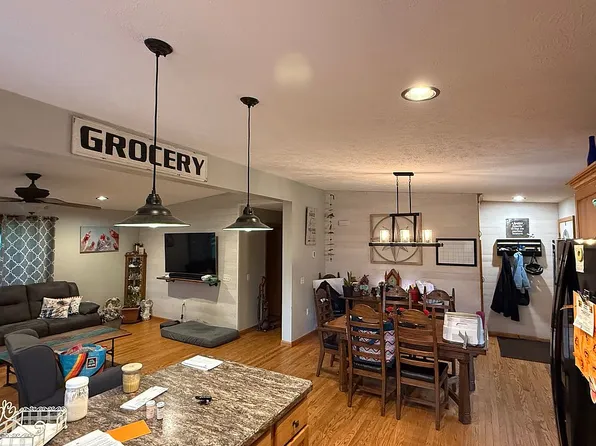 29 Mill Rd, New Wilmington, PA 16142