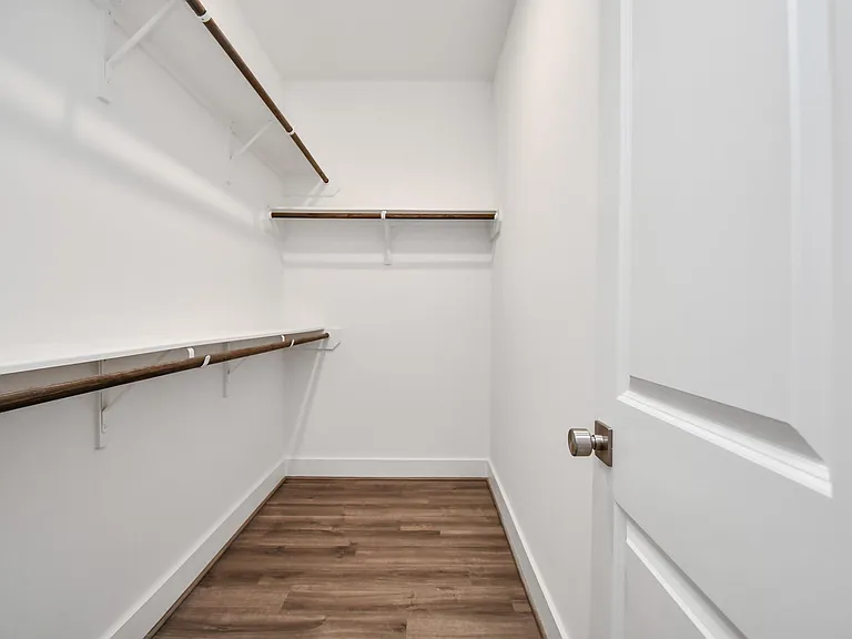 9029 Laverne Oak Ln — Photo 31