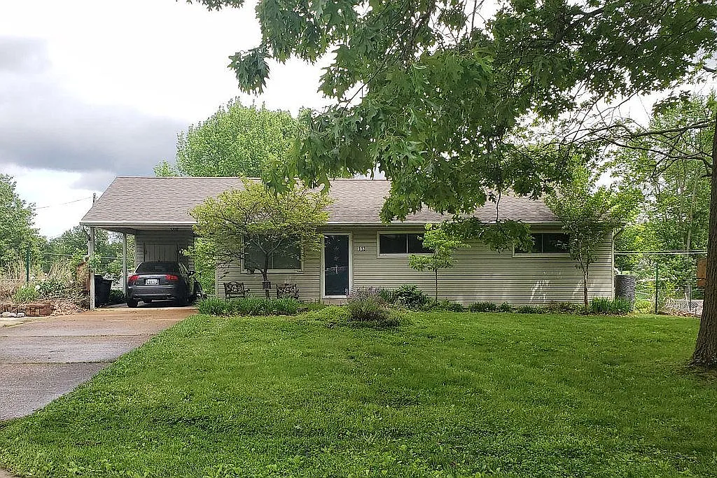 113 Flesher Dr photo 1