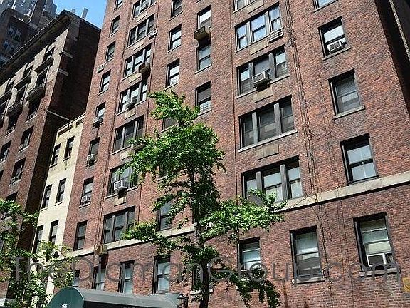 5th image of 155-157 E 49th St