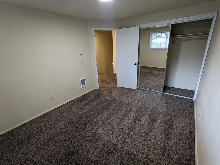 7833-7875 SE Johnson Creek Blvd — Photo 48