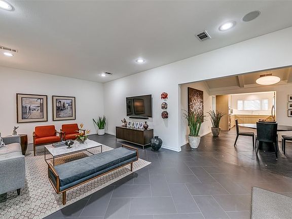 2nd image of 5710 Club Hill Cir