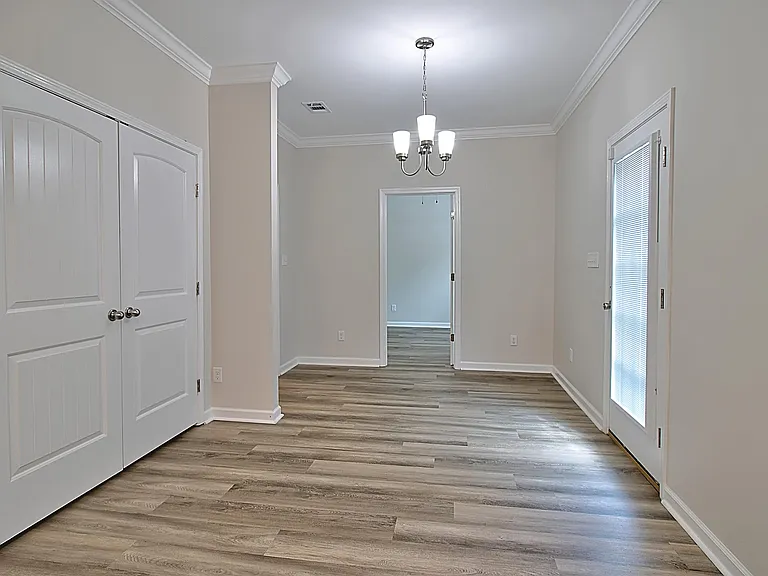 38 Griffin Rd — Photo 5