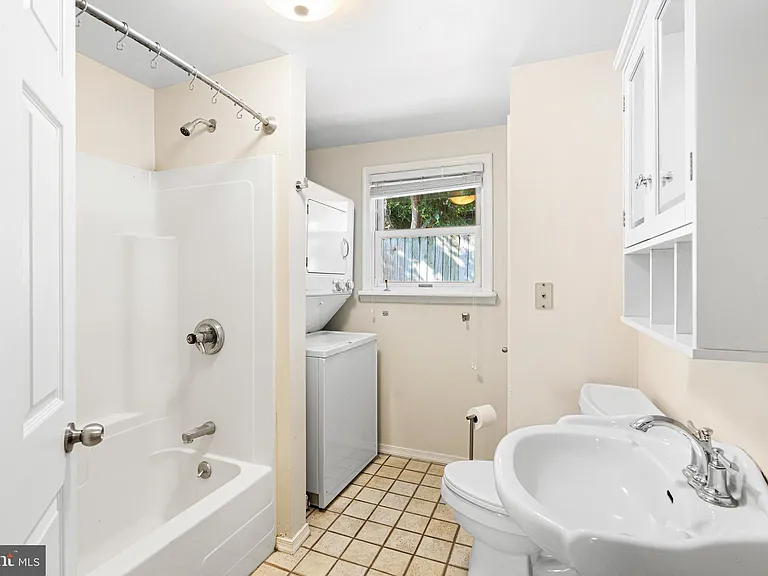 4447 Baker St — Photo 8