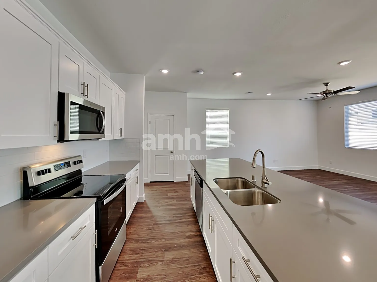 4 bed, 3.0 bath, 2239 sqft, $2,495 — Photo 4