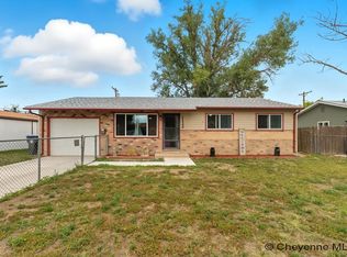 1122 W Leisher Rd, Cheyenne, WY 82007