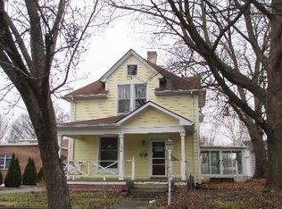 322 W 8th St, Rushville, IN