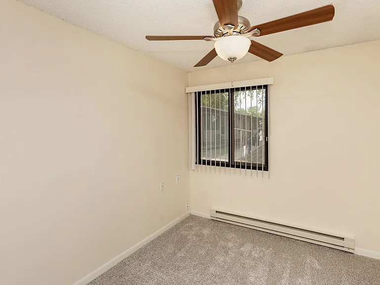 ONE MONTH FREE rent PLUS reduced rents! — Photo 29