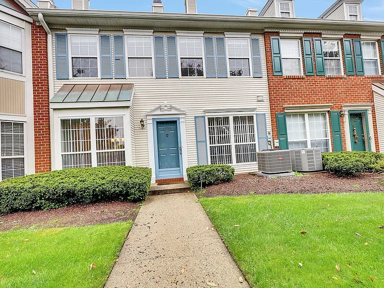 1015 Cumberland Ct — Photo 30