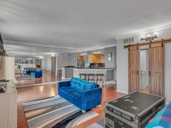 11 Music Sq E #ID1265921P