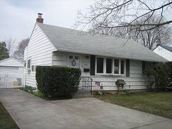 1st image of 150 Princess St