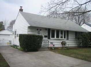 150 Princess St, Hicksville, NY 11801