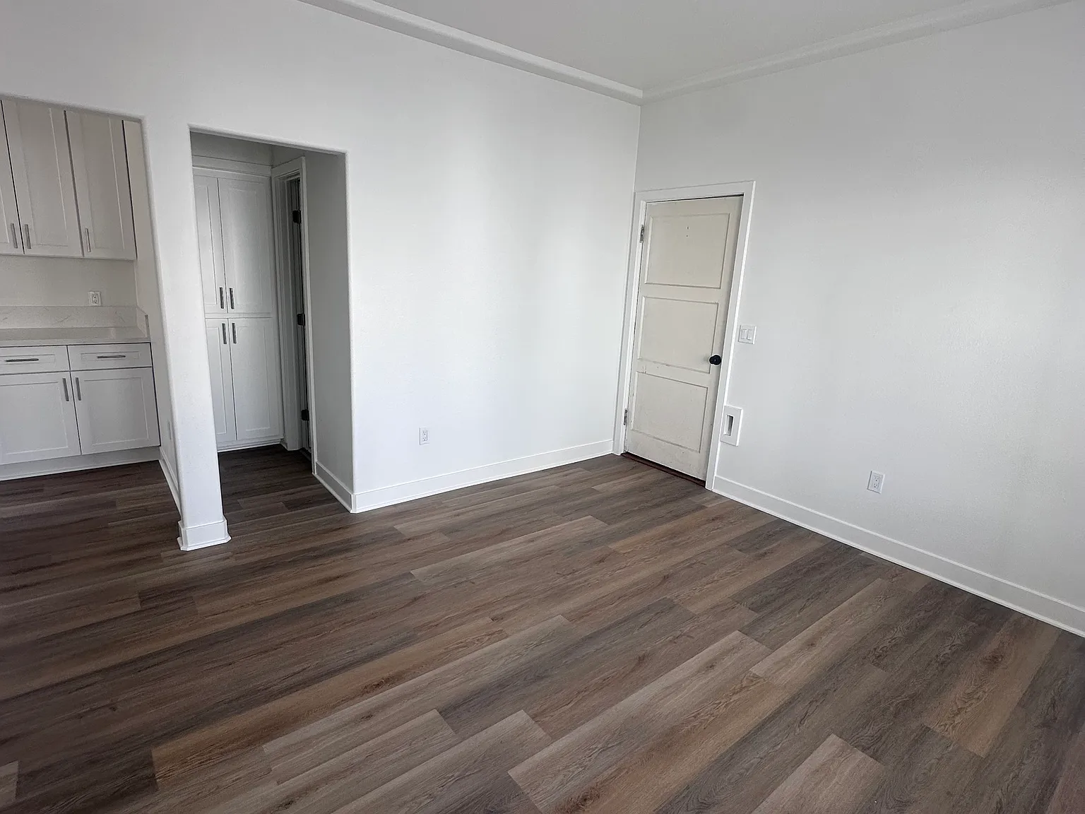 1 bed, 550 sqft, $2,200 — Photo 3