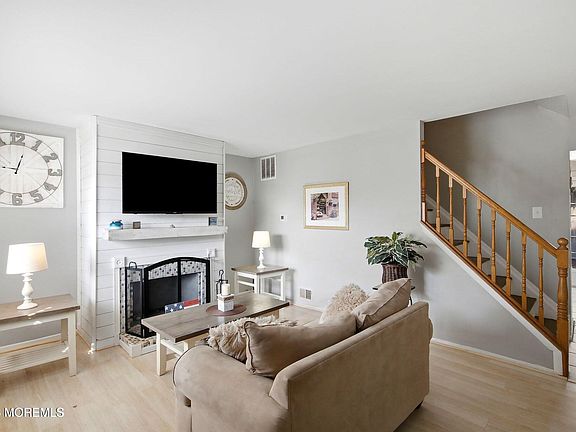 3rd image of 142 Greenwood Loop Rd #142