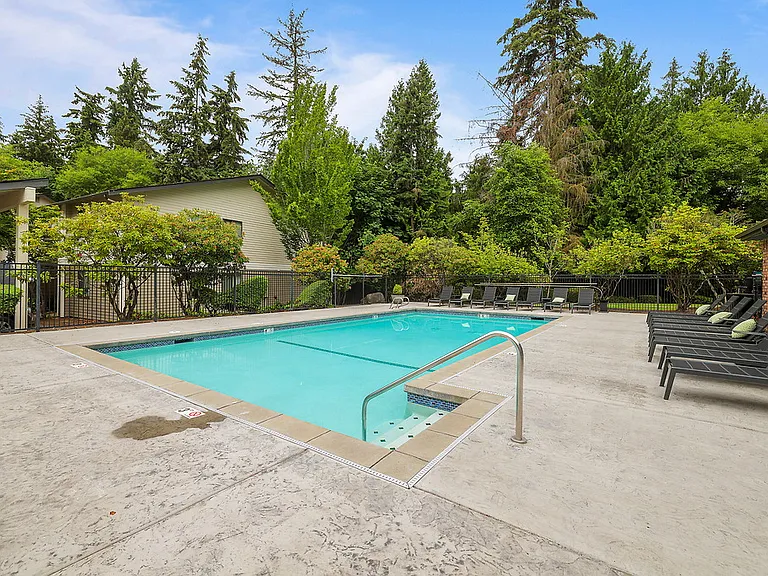 Cedar Terrace — Photo 29