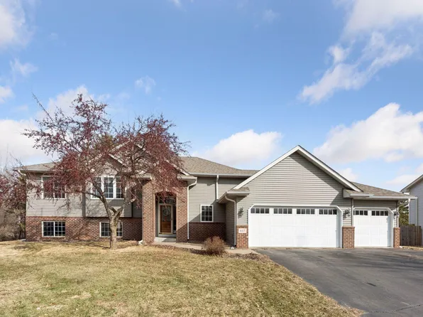 617 Highland Cir, Lino Lakes, MN 55014