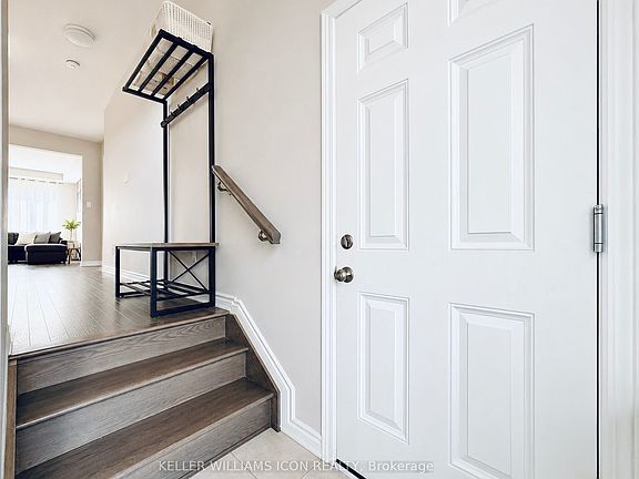 3rd image of 521 Rye Grass Way