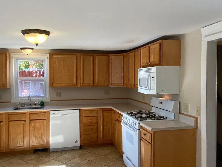 47 Main St — Photo 5