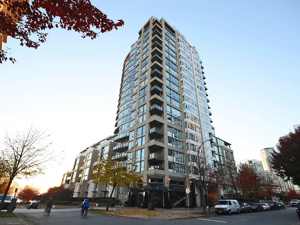 118 Drake St #116