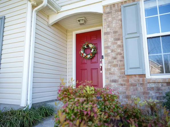 418 Creekside Ln, Spring Hill, TN 37174