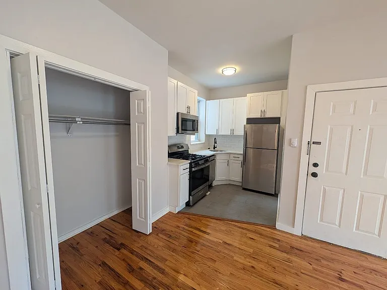 68 Gardner Ave #2 — Photo 4