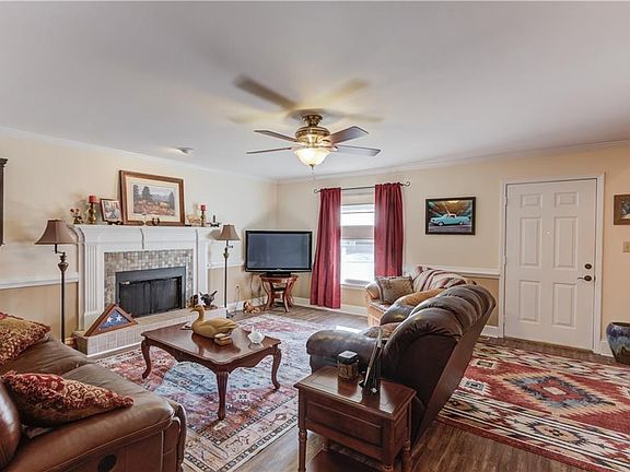 3rd image of 1416 Kingston Way
