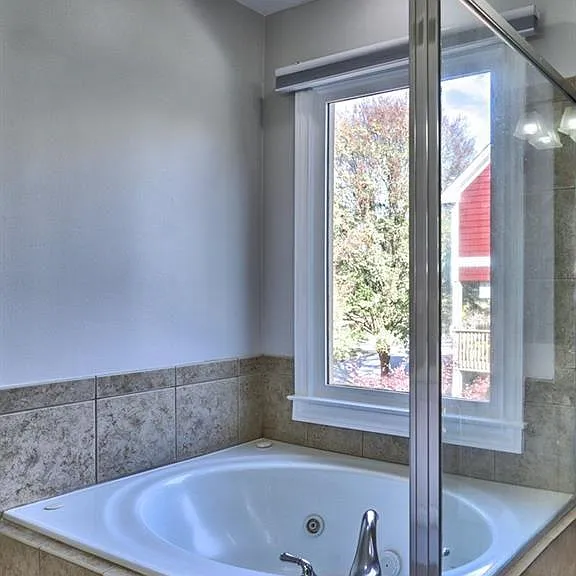 975 Odessa Dr NW — Photo 31