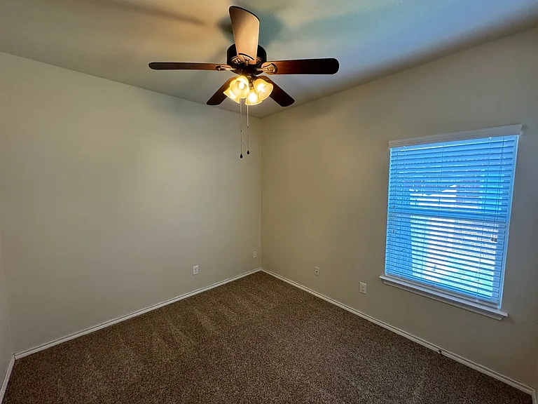 3020 Tamarack Ln — Photo 37