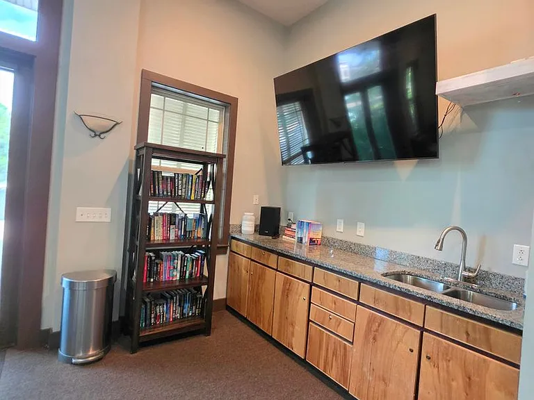 1430 Regency Rd #B104 — Photo 38
