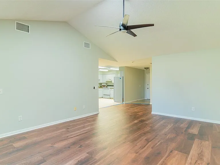 24 Buck Cir — Photo 4