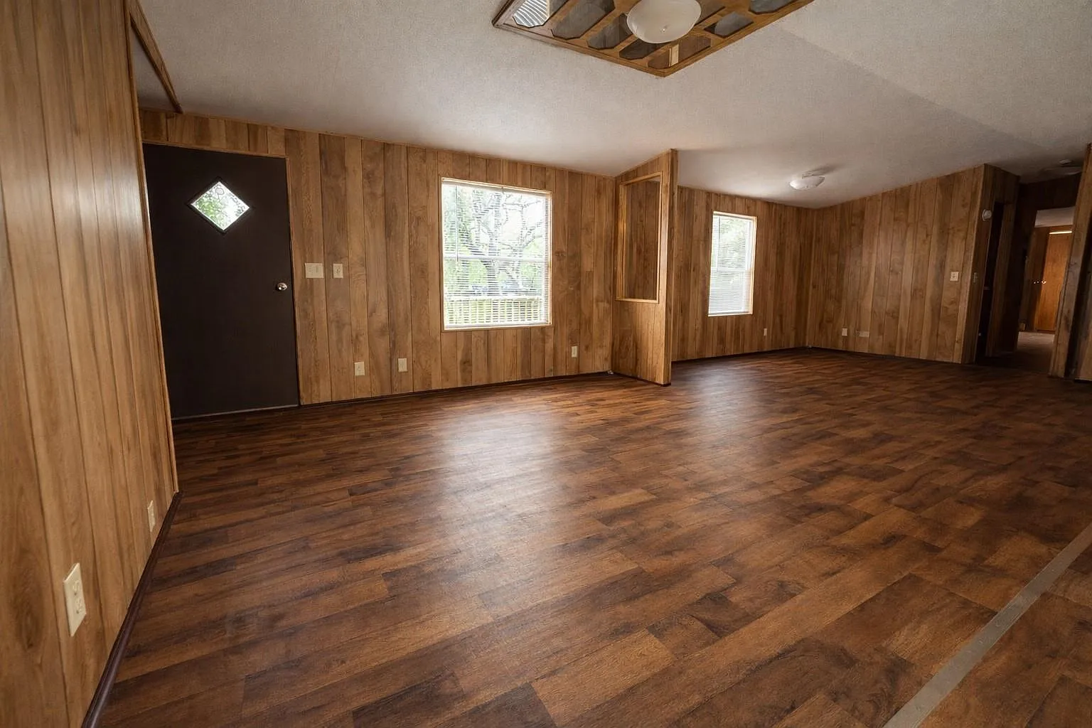 2 bed, 2.0 bath, 1056 sqft, $1,200 — Photo 3