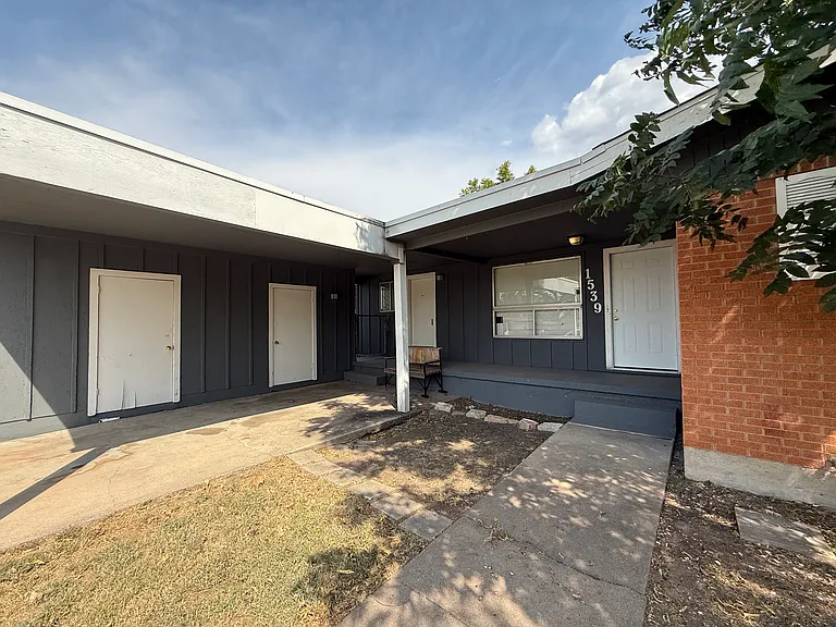 1539 NW 43rd St — Photo 3