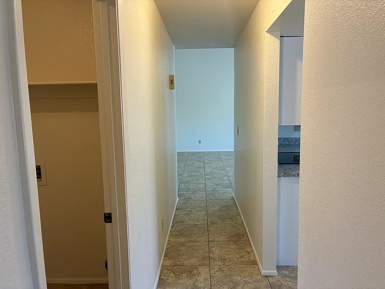 10820 W Wagon Wheel Dr — Photo 22