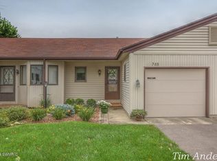 748 Amberwood Dr SW, Byron Center, MI 49315
