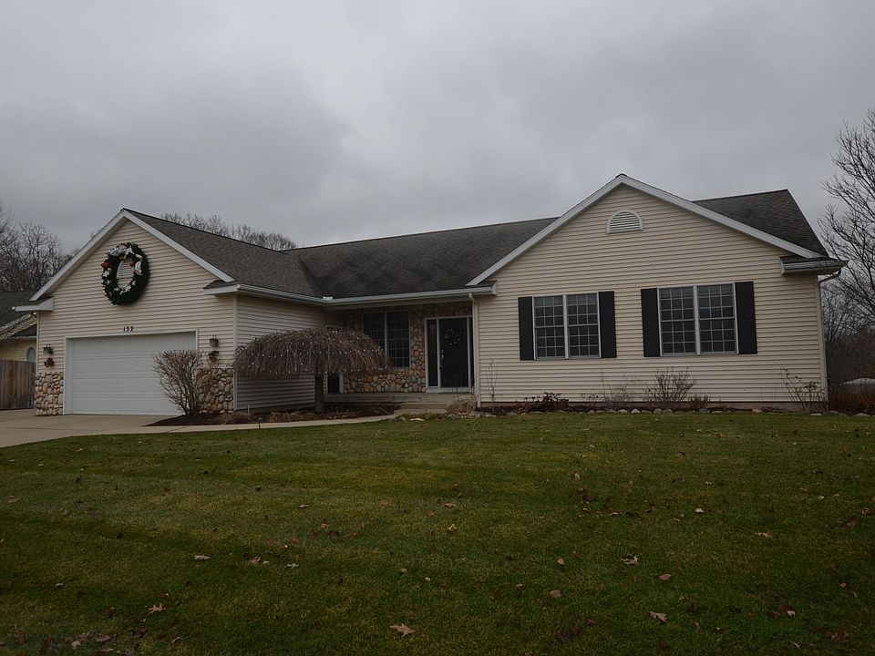 1st image of 132 Glen Carin Dr NE