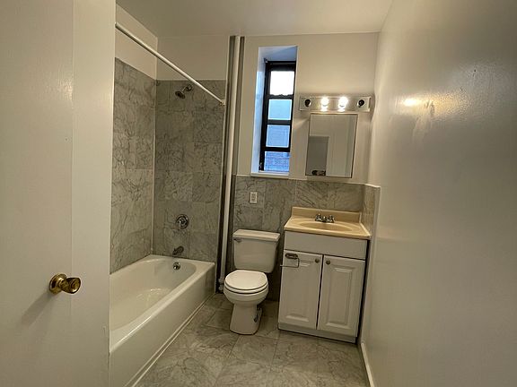 5th image of 214 W 92nd St #33C