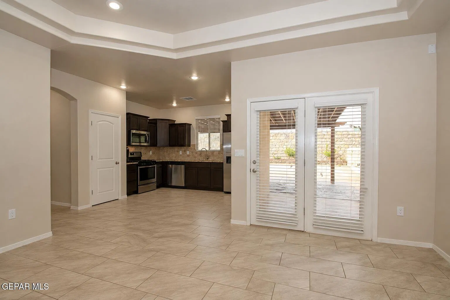 3 bed, 2.0 bath, 1430 sqft, $1,800 — Photo 3