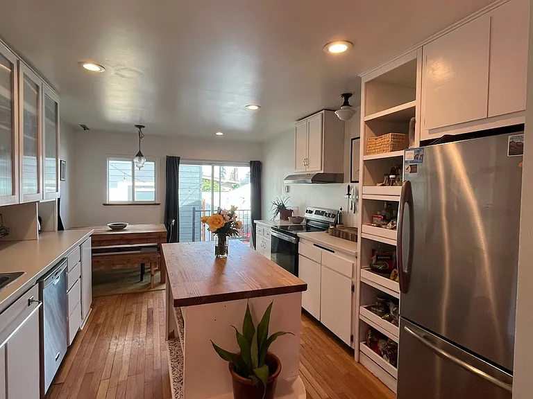 3311 G St — Photo 5