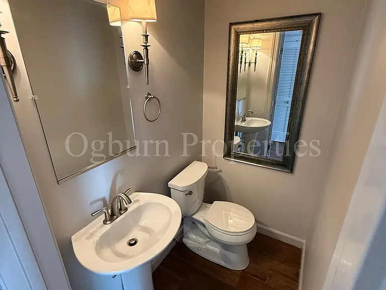 318 Hanover Arms Ct — Photo 7
