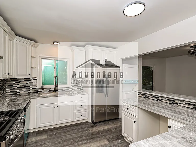 1455 Helen Ln SW — Photo 10