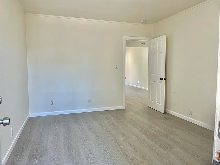 21421 Rizzo Ave — Photo 20